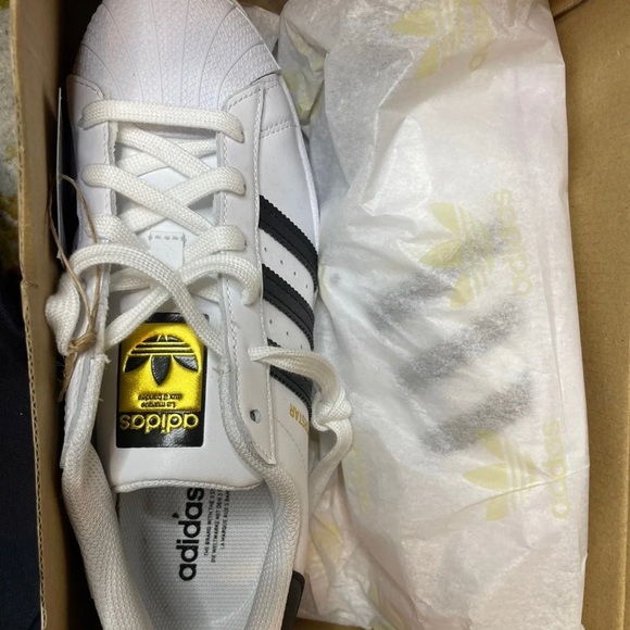 Adidas Original Superstar - Picture 4 of 11